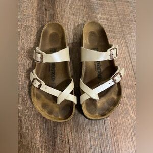 Birkenstock Mayari Sandal
